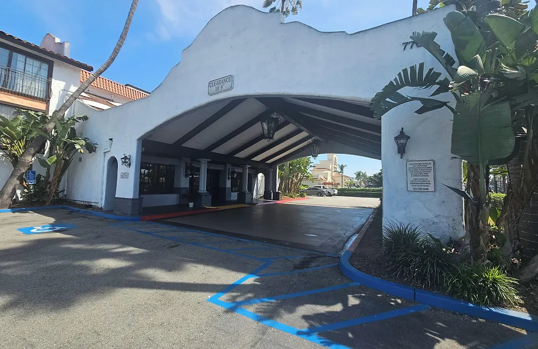 The Buena Park Grand Hotel & Suites-1